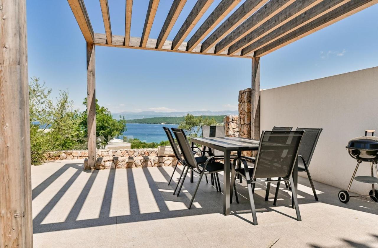 Apartment Flori With Sea View Малинска Екстериор снимка