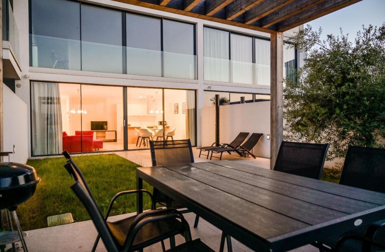 Apartment Flori With Sea View Малинска Екстериор снимка
